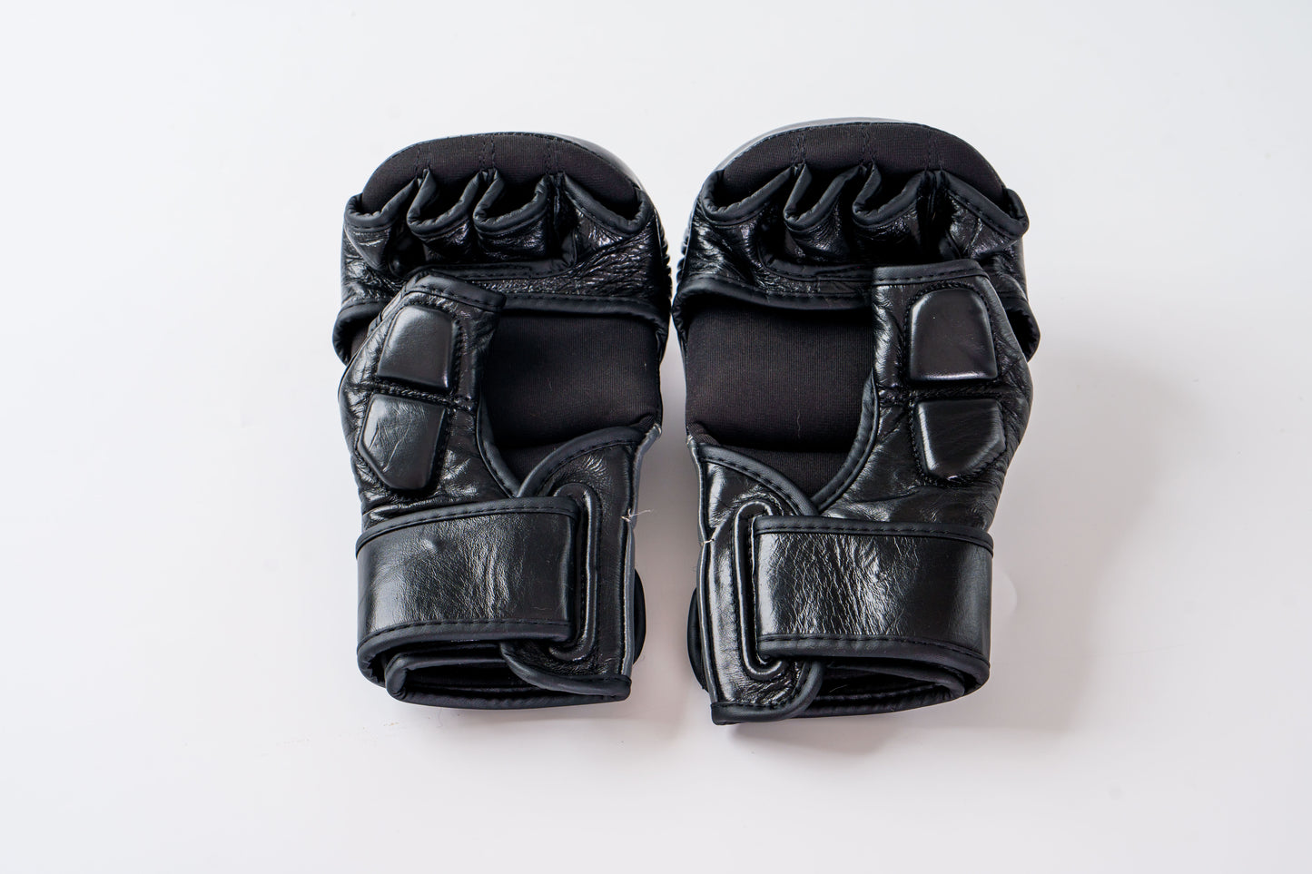 7Oz MMA Sparring Gloves: Black